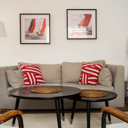 Carvalho - Penthouse - In Center